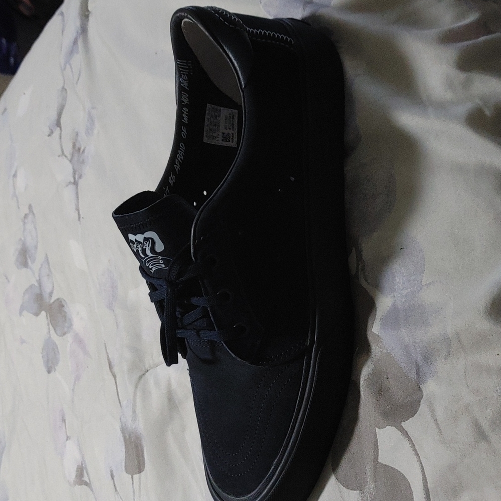 NWT Adidas Unity sneakers